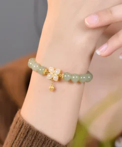 Four Leaf Grass Hand String Round Bead Chain Bracelet Mother's Day Gift Fashion Elegant Exquisite Love Pendant Hand Decoration